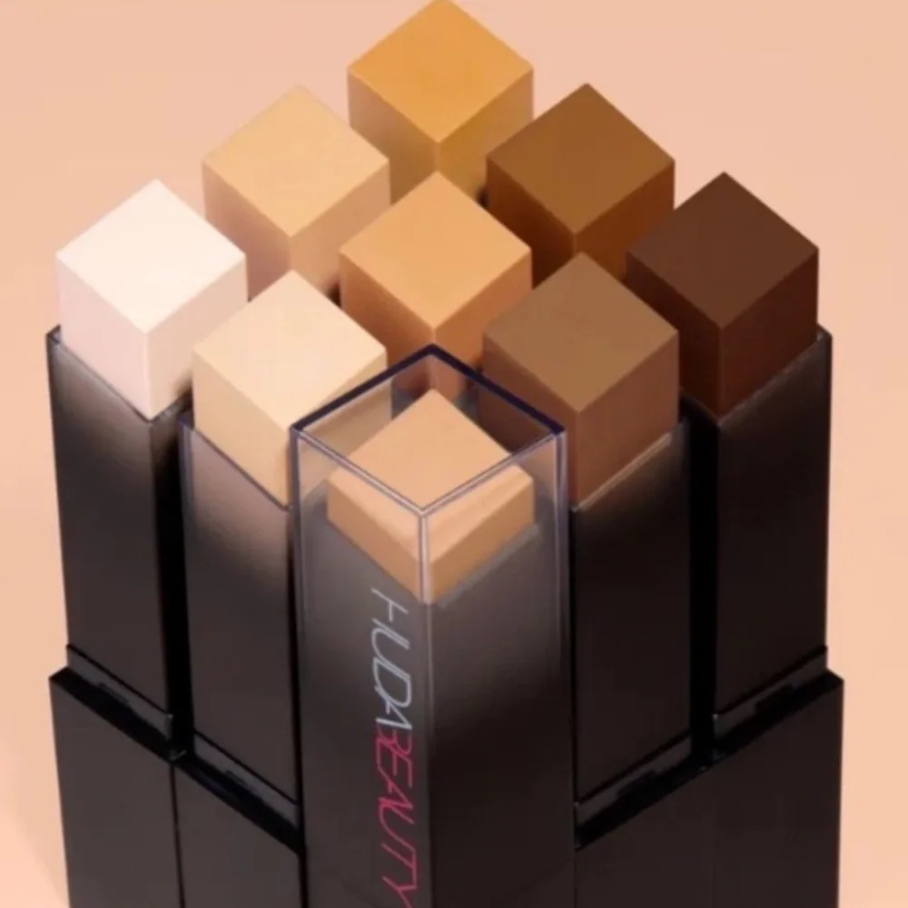 ⚡️🐣HUDA BEAUTY Milkshake 100B FauxFilter Foundation Stick